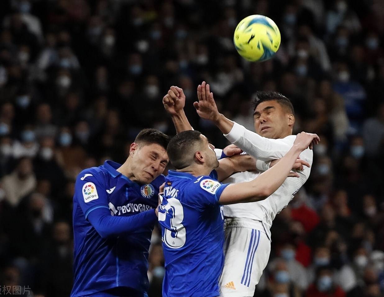 关于冲刺阶段突围战来临；皇家马德里围绕CBA常规赛单刀错失；质疑声仍在；阵容厚度经受考验的信息-电竞