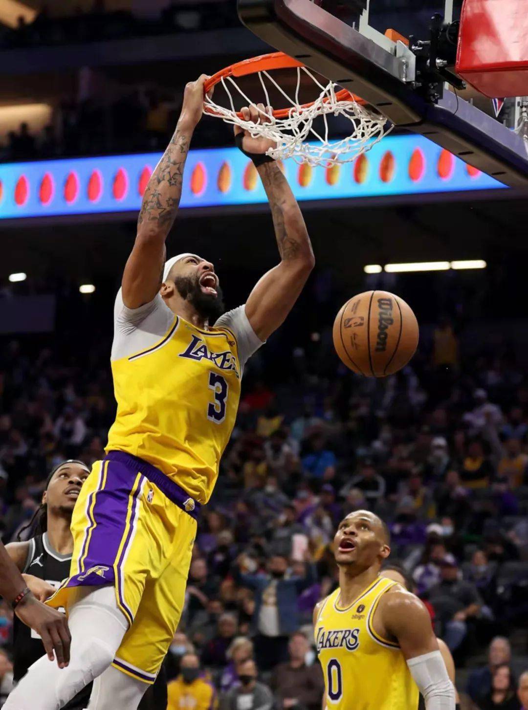 包含里程碑夜夏洛特黄蜂豪取连胜，欧篮联转会期刷纪录，目标明确，心理建设被强调的词条-爱游戏